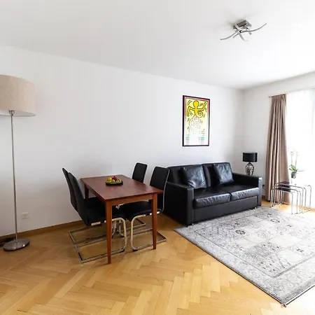 Апартаменты Bright One Bedroom Flat - Parkview 1 *