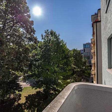 Daire Bright One Bedroom Flat - Parkview 1 Zürih