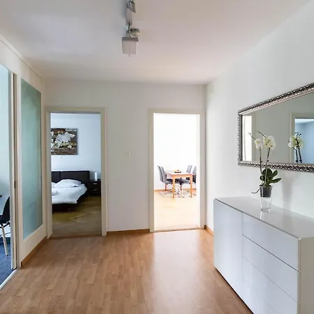 Lägenhet Bright One Bedroom Flat - Parkview 1