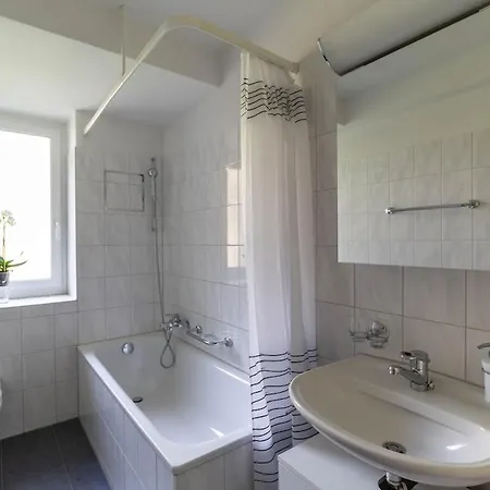 Bright One Bedroom Flat - Parkview 1